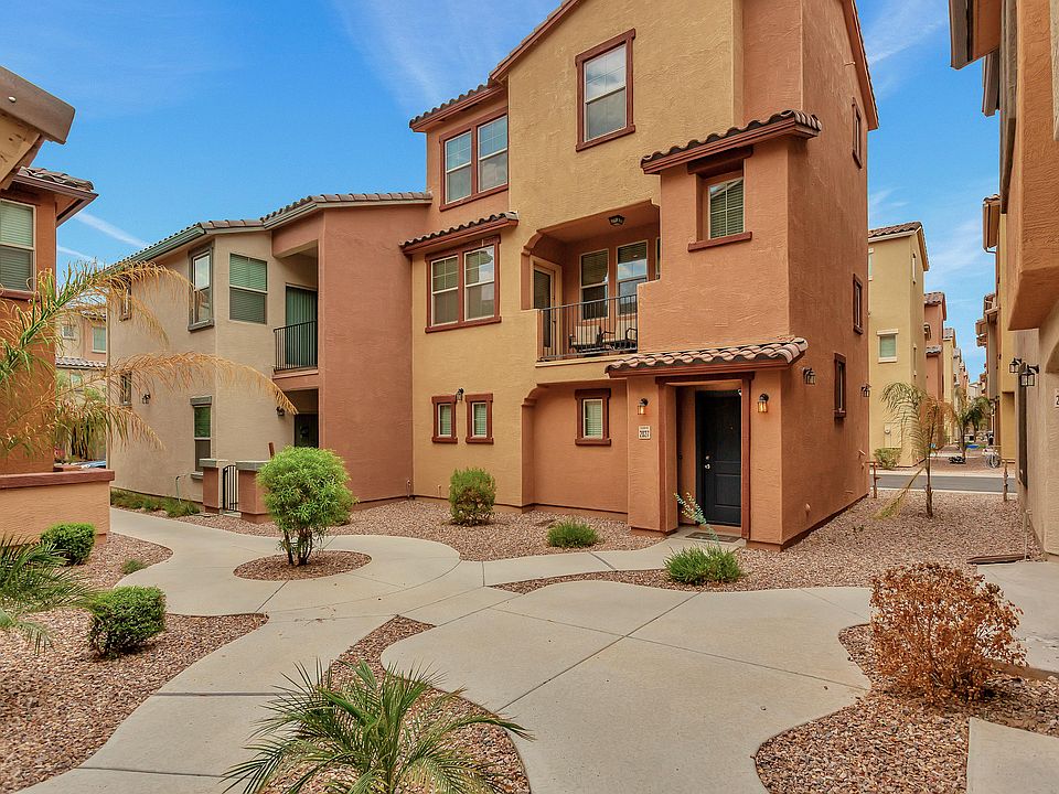 1st image of 2027 N 77th Dr