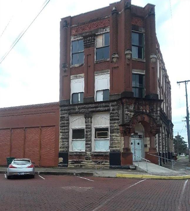 2nd image of 365 5th St