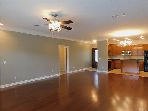 4th image of 102 Planters Ct
