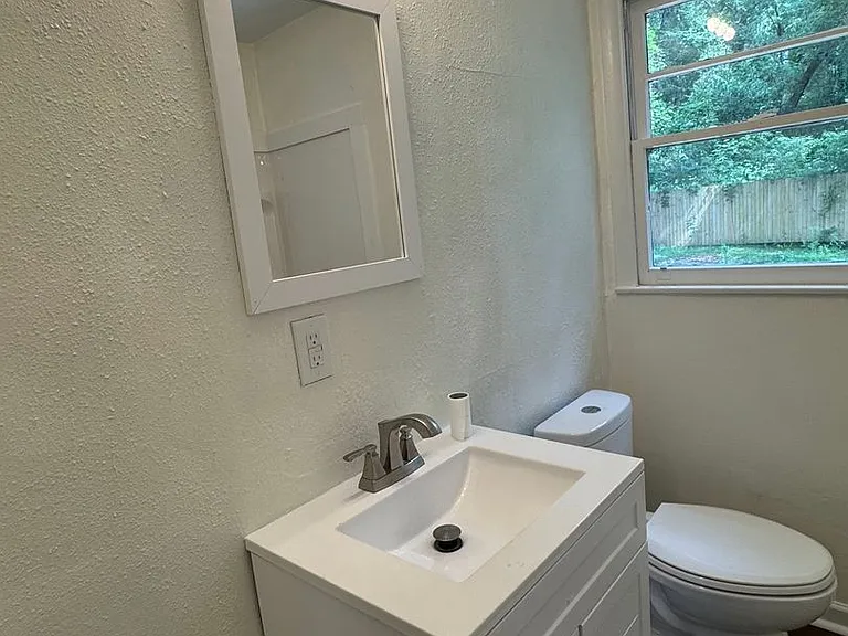 3923 Moffett Ct — Photo 4