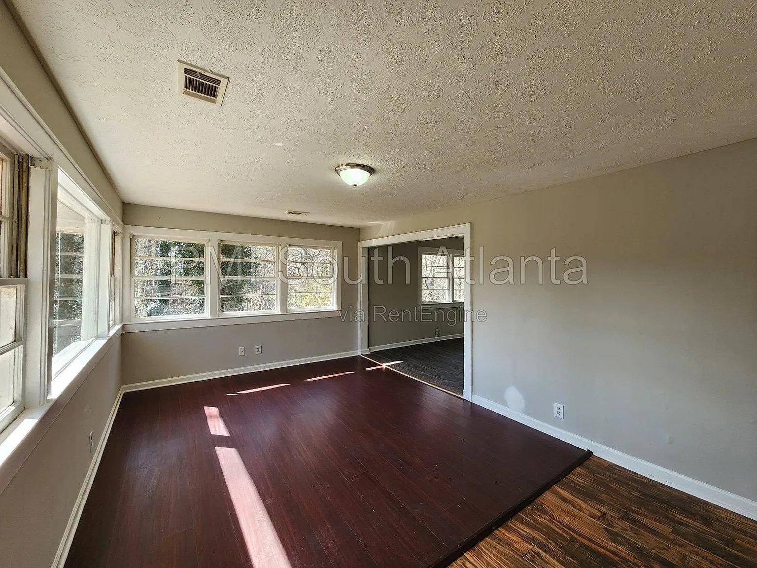 2 bed, 1.0 bath, $1,200 — Photo 4