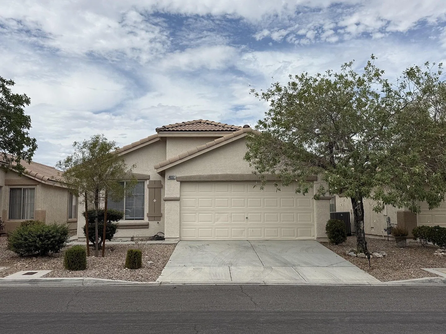 Beautiful Three Bedroom Home Available in Southern Highlands — Photo 1