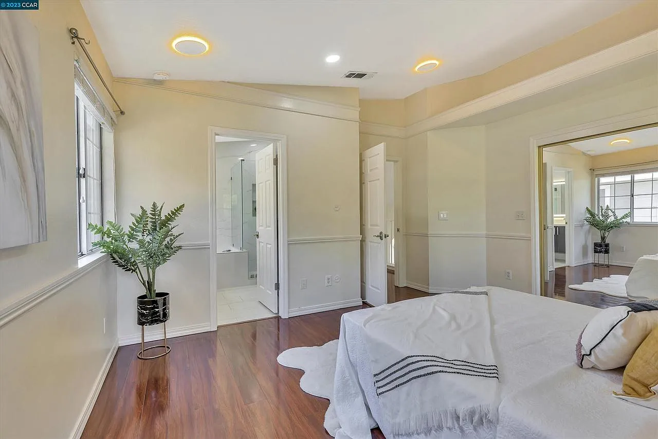 3 bed, 1686 sqft, $4,290 — Photo 3