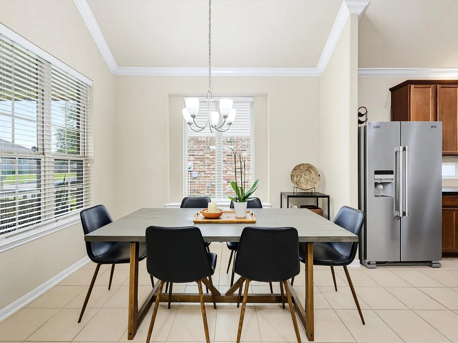 4 bed, 2.0 bath, 1840 sqft, $2,150 — Photo 4