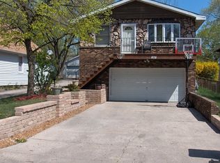 1621 N Hickory Ave, Round Lake Beach, IL 60073