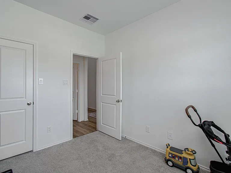 4722 Crest Hill Dr — Photo 7