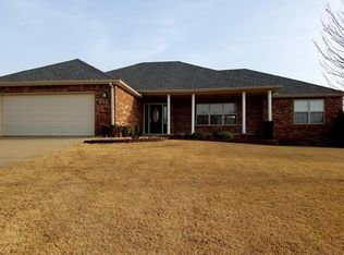 800 E 7th St, Grove, OK 74344