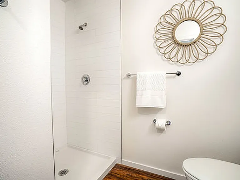 Thomas Street Lofts — Photo 9