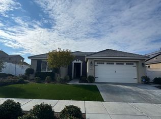 1911 Highgate Greens Dr, Bakersfield, CA 93311