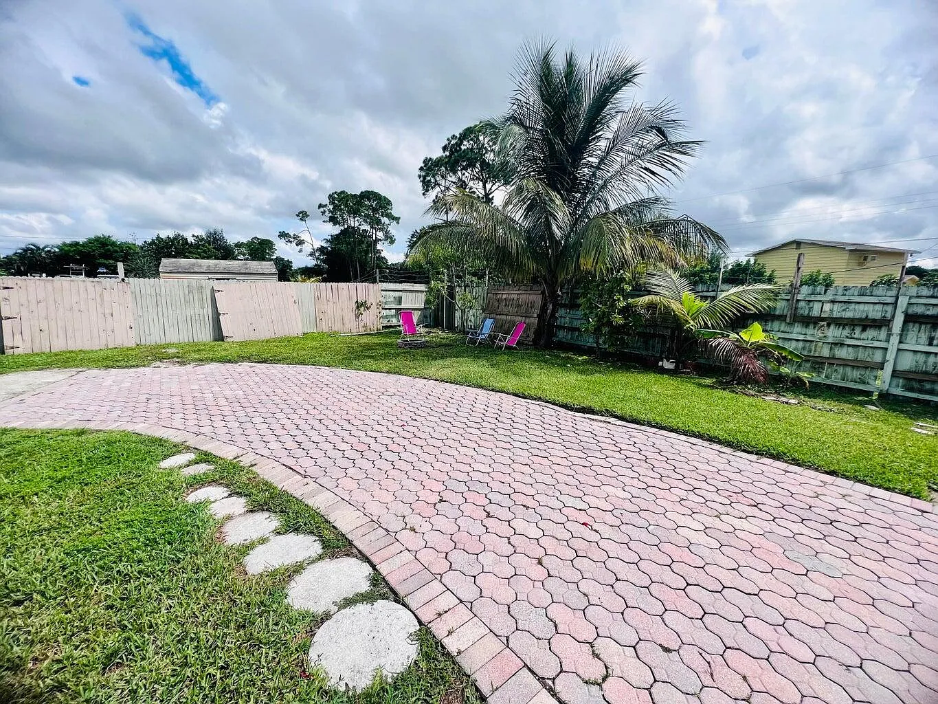 1 bed, 1.0 bath, 1200 sqft, $1,100 — Photo 2