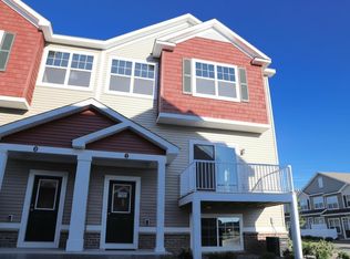 9565 Madison Dr APT 1, Chanhassen, MN 55317