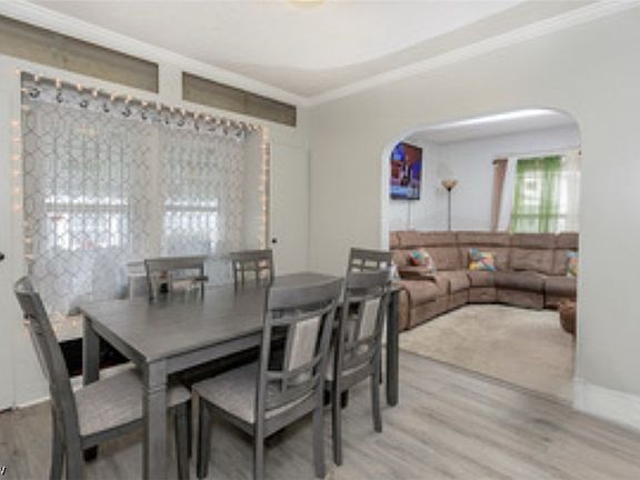 4th image of 3336 W 90th St