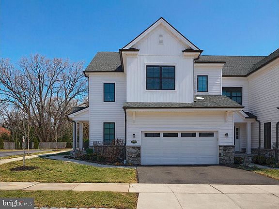3rd image of 508 Carmela Way