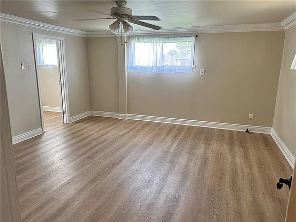 4th image of 616 Farrington Dr