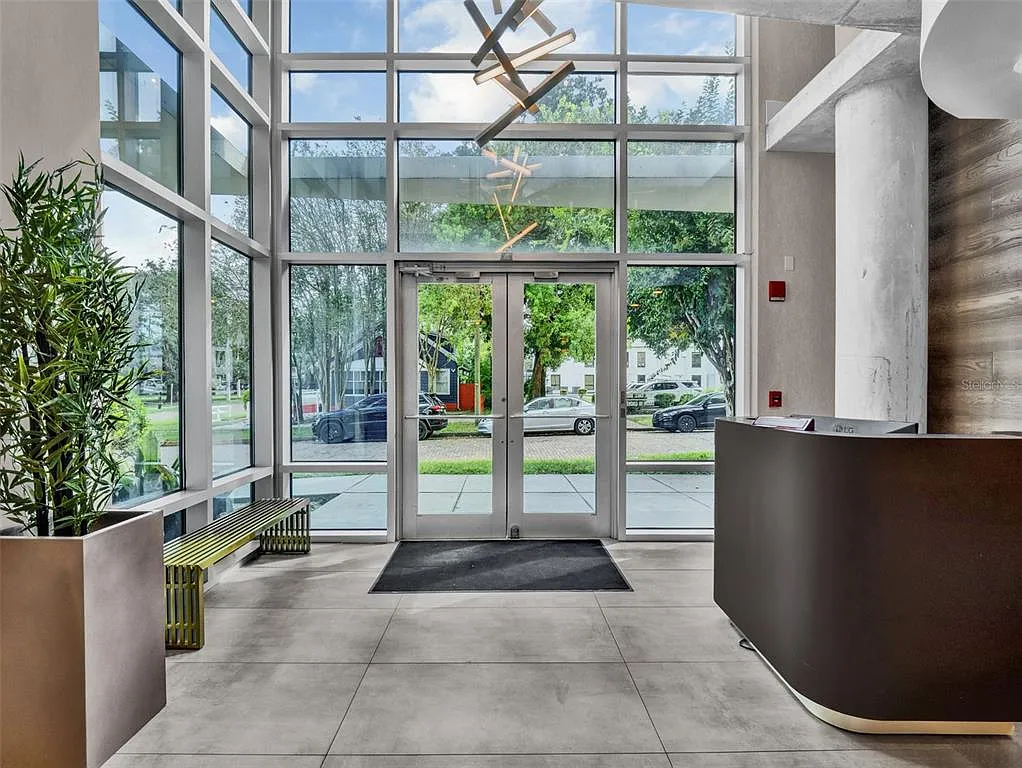 2 bed, 2.0 bath, 1268 sqft, $4,000 — Photo 3