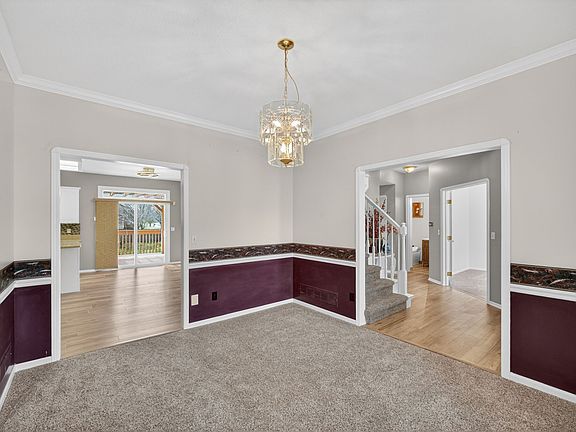 5th image of 206 NW Springbrooke Ct