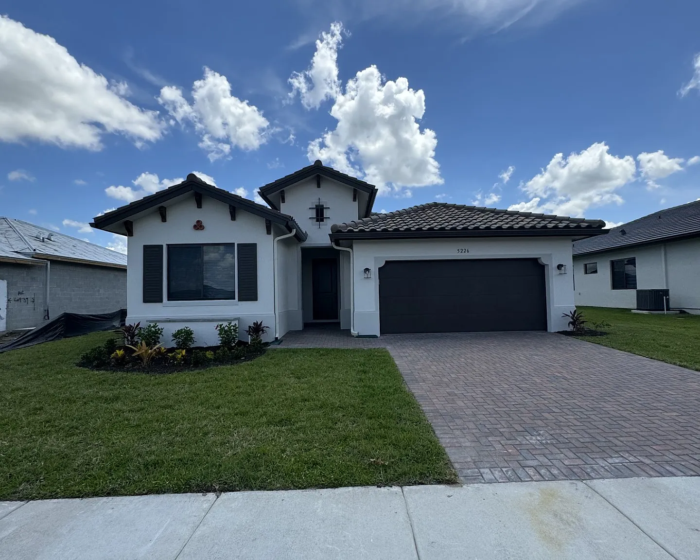 3 bed, 2.5 bath, 2028 sqft, $2,700 — Photo 1