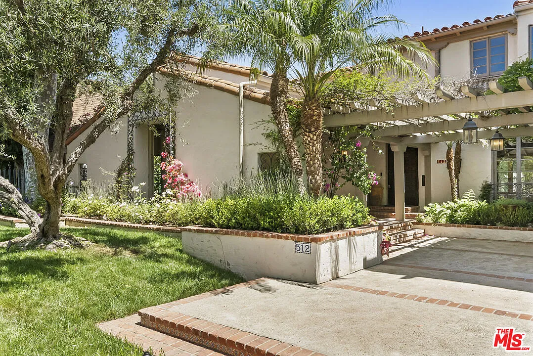 6 bed, 9.0 bath, 4426 sqft, $22,500 — Photo 1