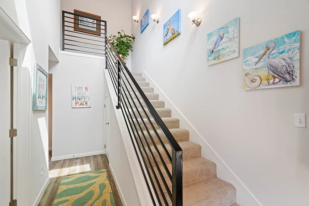 2 bed, 2.0 bath, 1414 sqft, $2,000 — Photo 3