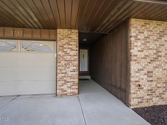 4th image of 1717 Manor Hill Rd #5