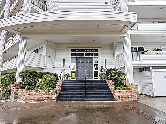 4th image of 2565 Dexter Avenue N #405