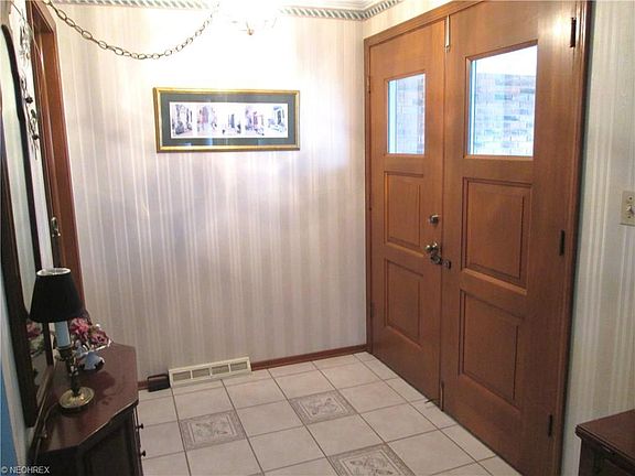4th image of 6721 Karen Dr