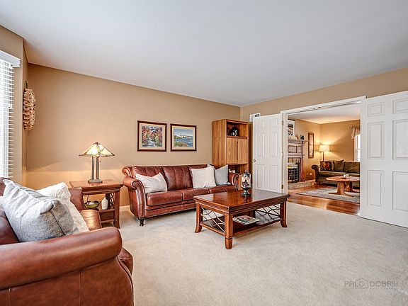 5th image of 537 Majestic Ct