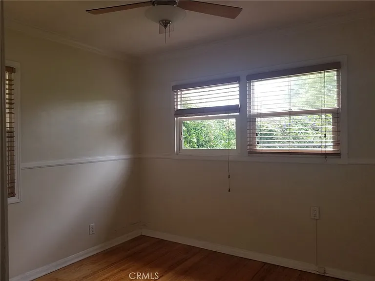 201 E Locust Ave — Photo 16