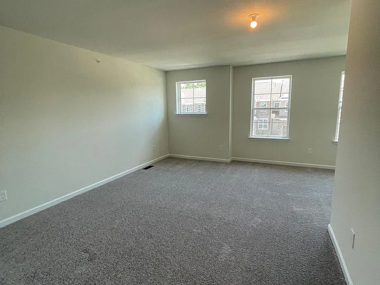 516 Gray Feather Way — Photo 12