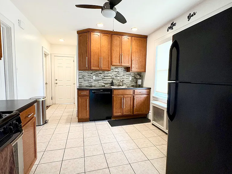 89 Gless Ave #2 — Photo 9