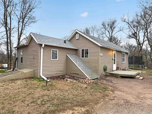 3213 13th St, Sioux City, IA 51105