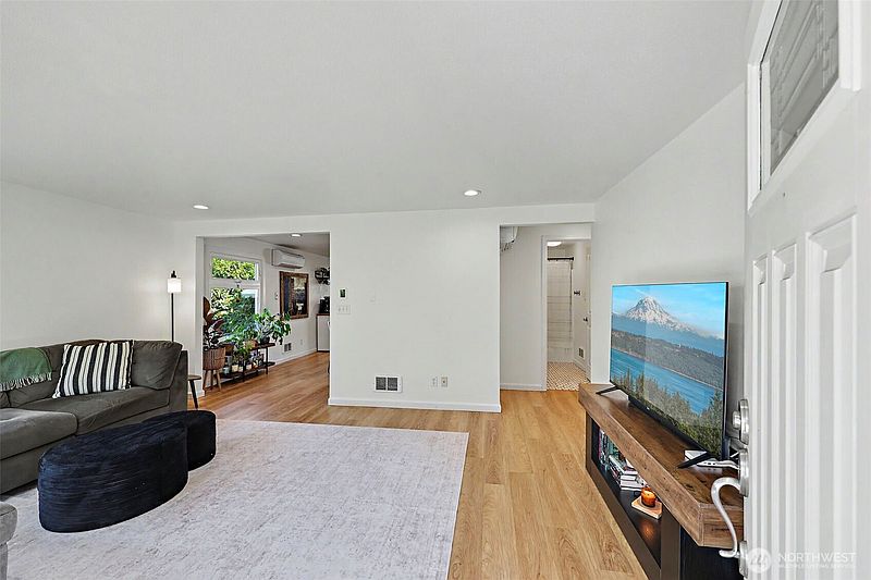 3rd image of 2638 SW 106th Street