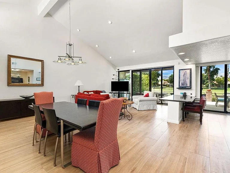235 Santa Barbara Cir — Photo 25