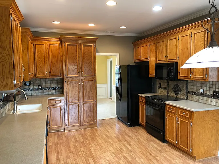 8727 Evangeline Dr — Photo 7