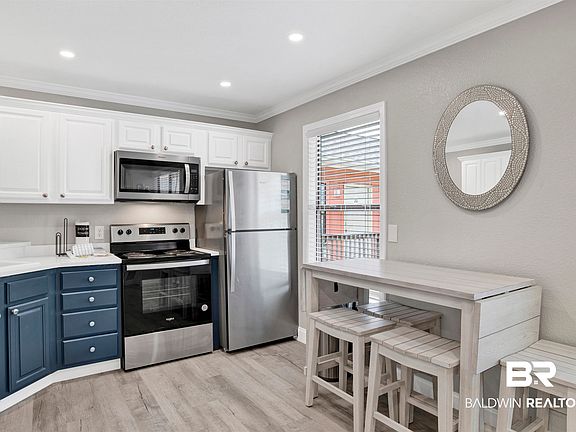 5th image of 620 W Beach Blvd #9