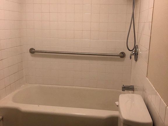 4th image of 805 N Adams St #B