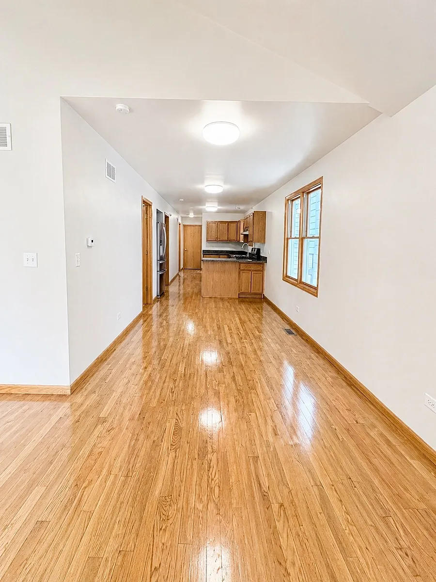 Building Photo - 1825 N Keystone Ave #2