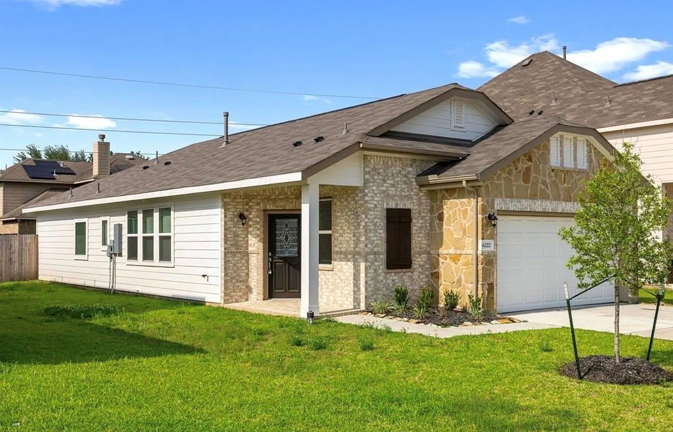 3 bed, 2.0 bath, 1413 sqft, $2,150 — Photo 2