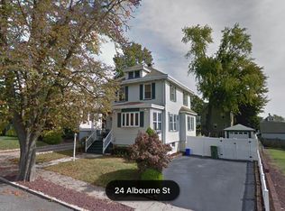 24 Albourne St, Edison, NJ 08837