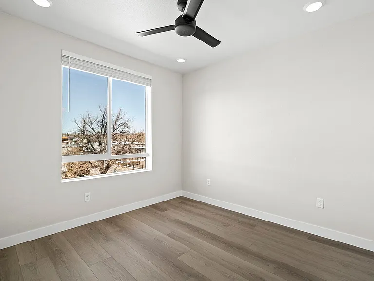 Stonecreek Apartments — Photo 15