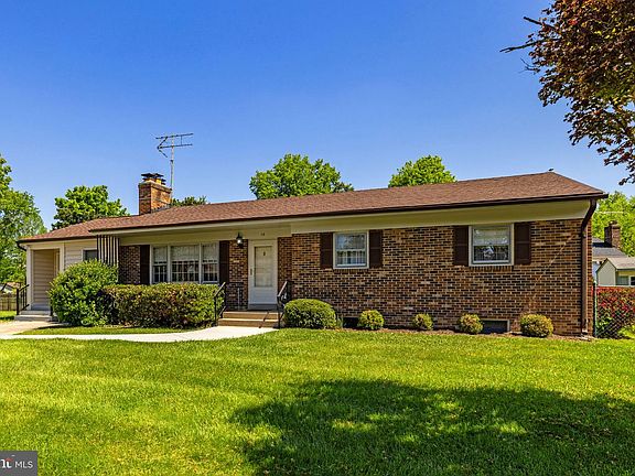 4th image of 15 Hamilton Terrace Dr