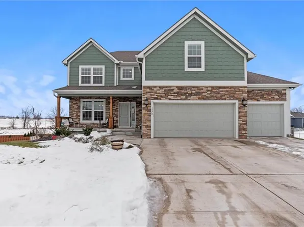 1470 N 162nd Cir, Basehor, KS 66007