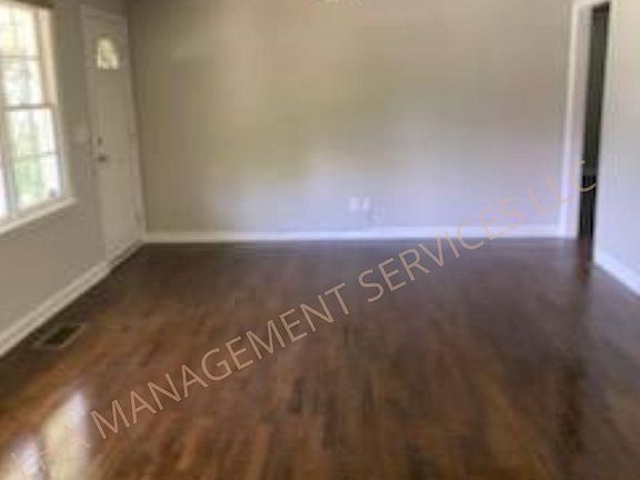 4th image of 2862 Herrington Dr