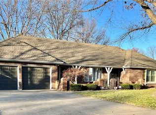 16604 E George Franklyn Dr, Independence, MO 64055