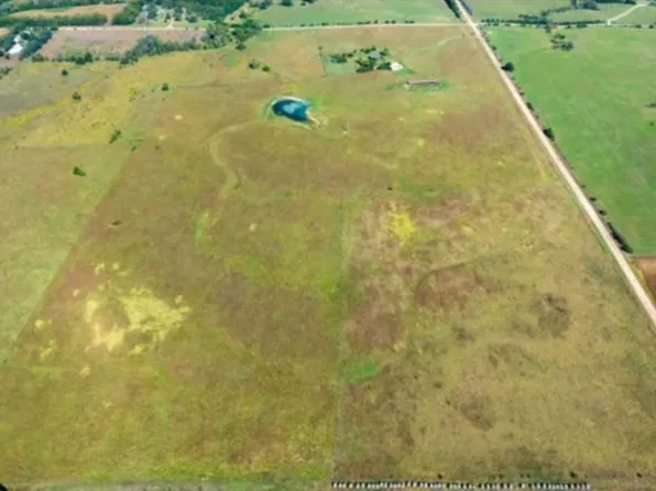 9715 S Rock Rd, Valley Center, KS 67147