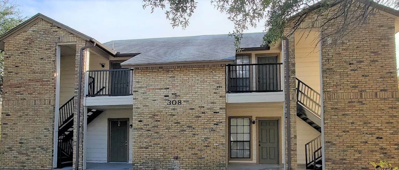 2 bed, 804 sqft, $1,100 — Photo 1