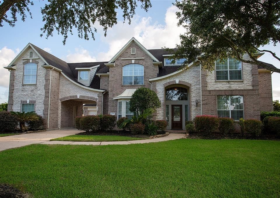 1st image of 3909 Summer Manor Dr