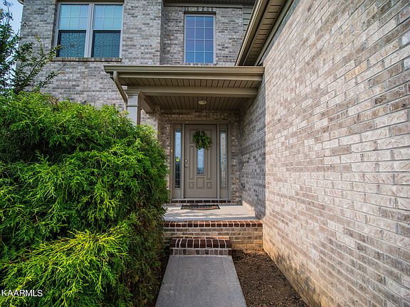3rd image of 9902 Winding Hill Ln