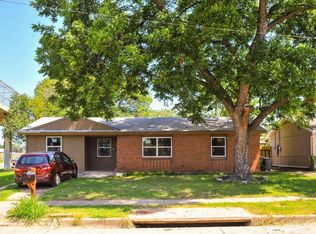 2611 Gilbert Cir, Arlington, TX 76010
