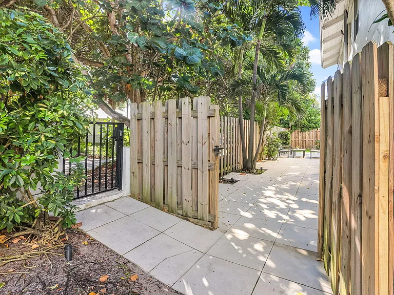 320 S Ocean Blvd #LP — Photo 23